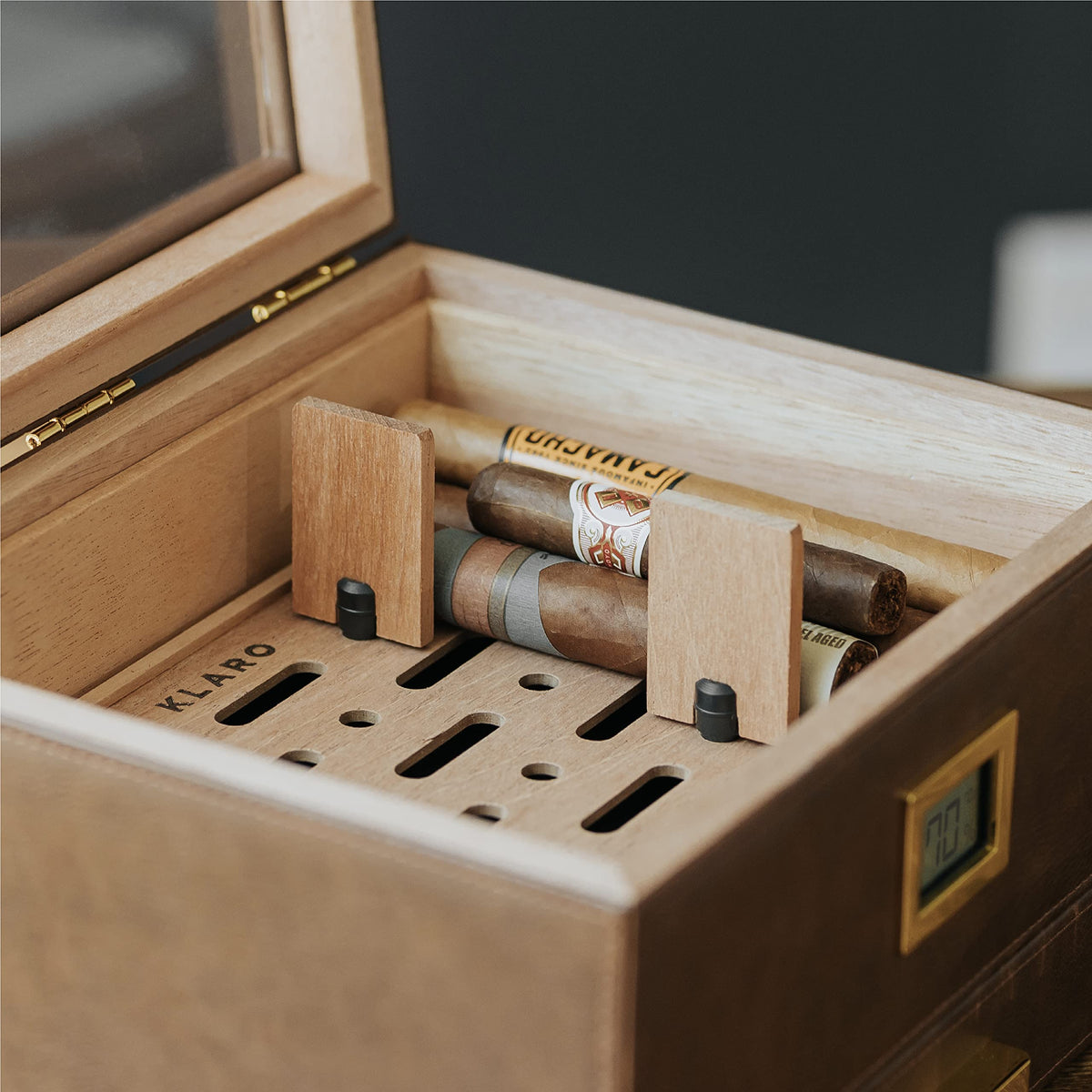 CASE ELEGANCE Renzo Glass Top Cigar Humidor with Cedar - Brown
